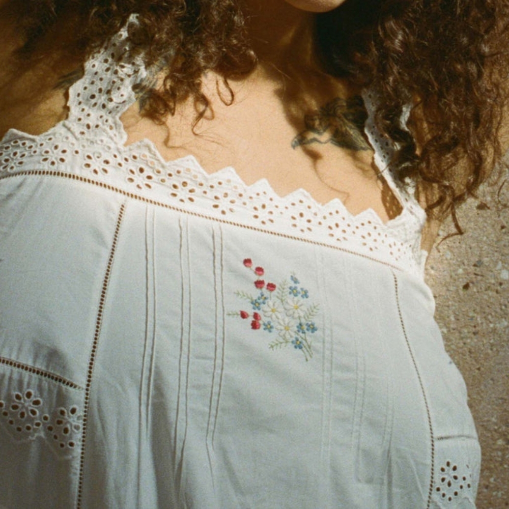 Doen White Lace Trim Nightgown - Picture 2 of 9